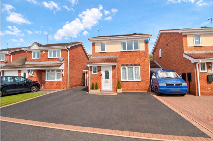 3 Bedroom Semi-Detached House To Rent In Ensall Drive, Stourbridge, DY8