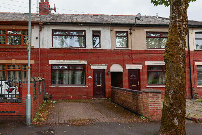 3 Bedroom Semi-Detached House For Sale In Rossall Road, Rochdale, OL12