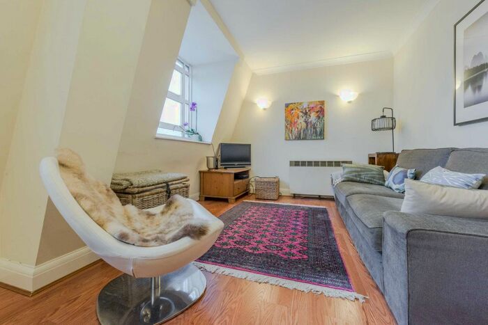 1 Bedroom Flat To Rent In North Block, County Hall, Chicheley Street, London, SE1