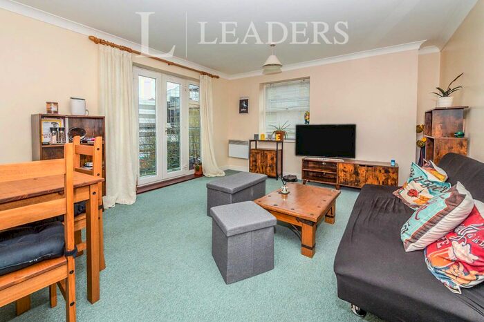 2 Bedroom Flat To Rent In Selden Hill, Hemel Hempstead HP2