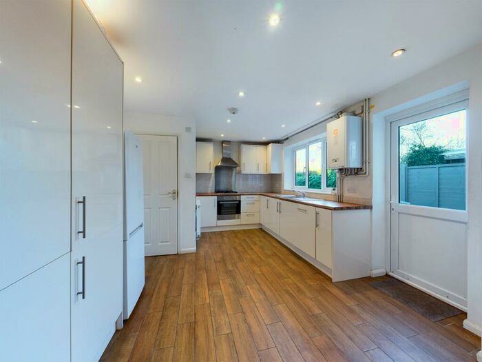 4 Bedroom Terraced House To Rent In Byfleet, Surrey, KT14