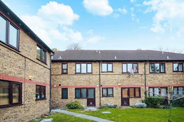 1 Bedroom Flat To Rent In Verulam Avenue, London, E17