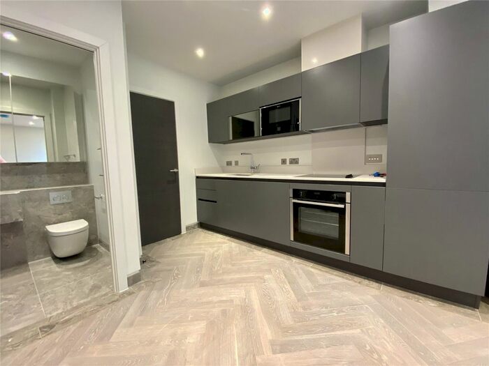 Studio To Rent In Duke Street, Reading, RG1