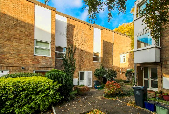 4 Bedroom Terraced House To Rent In St. Clairs Road, Croydon, CR0