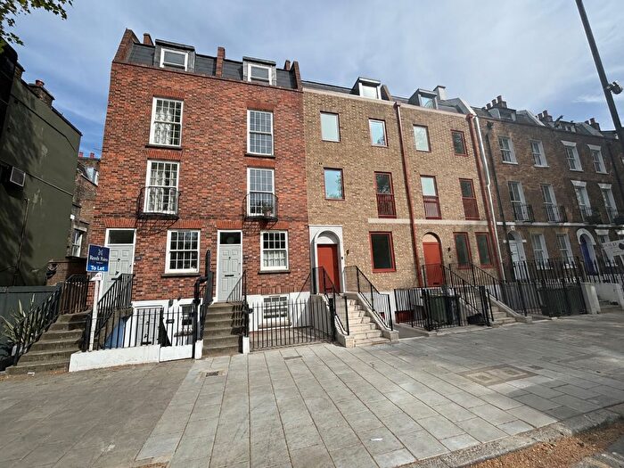 3 Bedroom Flat To Rent In Lambeth Road, London, SE1