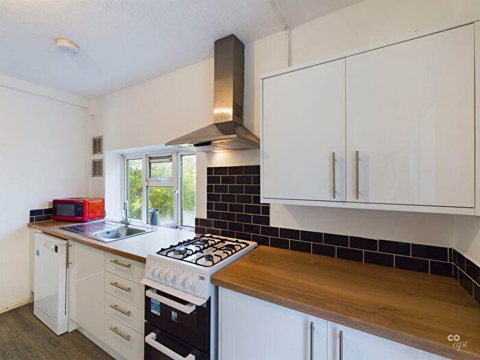 4 Bedroom Semi-Detached House To Rent In Southall Avenue, Brighton, BN2