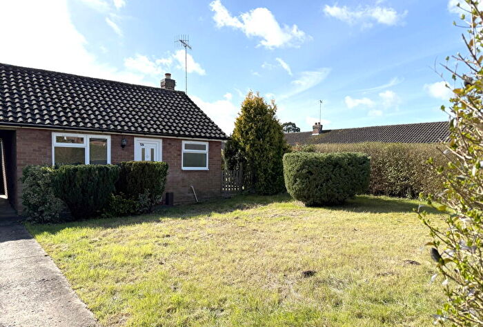 1 Bedroom Semi-Detached Bungalow For Sale In Kineton, CV35