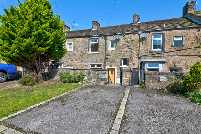 3 Bedroom Terraced House To Rent In Hallams Yard, Skipton, BD23