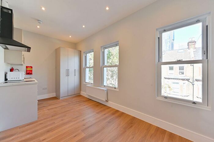 5 Bedroom Terraced House To Rent In Heyford Avenue, Oval, London, SW8