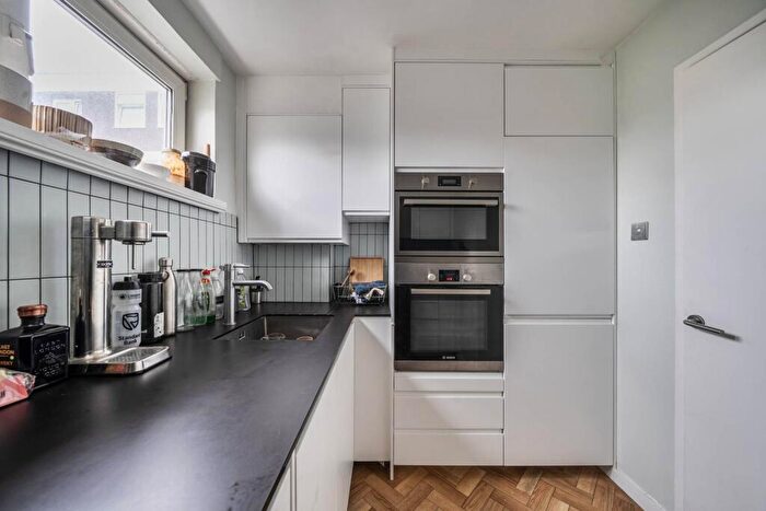 3 Bedroom Flat For Sale In Old Market Square, Columbia Road, London, E2