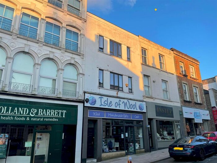 2 Bedroom Maisonette To Rent In High Street, Ryde, PO33