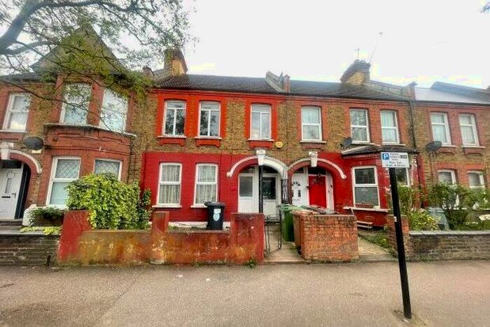 1 Bedroom Flat To Rent In Bloxhall Road, London, E10