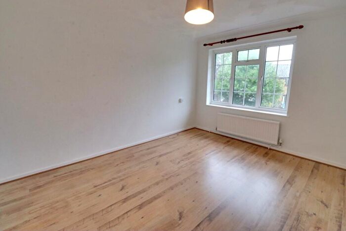 4 Bedroom Semi-Detached House To Rent In Hilda Gardens, Denmead. Unfurn, PO7
