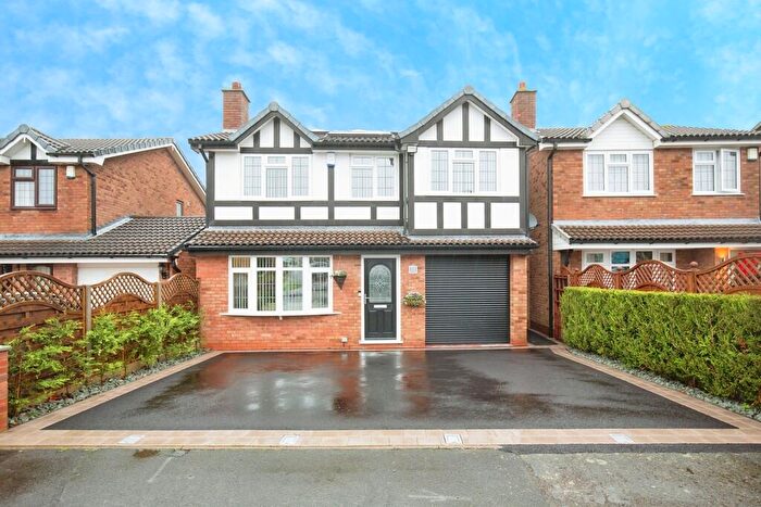 4 Bedroom Detached House For Sale In Dovestone, Wilnecote, B77