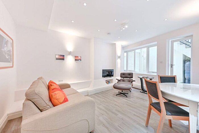 1 Bedroom Flat For Sale In Fitzgeorge Avenue, Olympia, London, W14