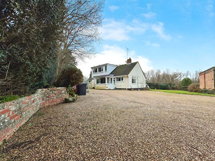 3 Bedroom Detached Bungalow For Sale In London Road, Felbridge, East Grinstead, RH19