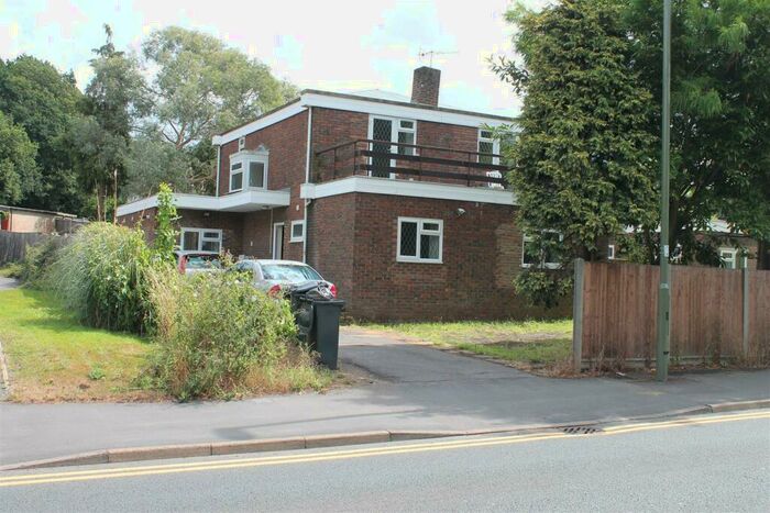 1 Bedroom Semi-Detached House To Rent In The Chase, Guildford, GU2