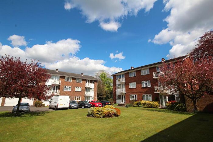 2 Bedroom Flat To Rent In Clandon Road, Guildford, GU1