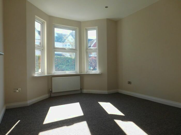2 Bedroom Flat To Rent In Rosebery Road, Hounslow, TW3