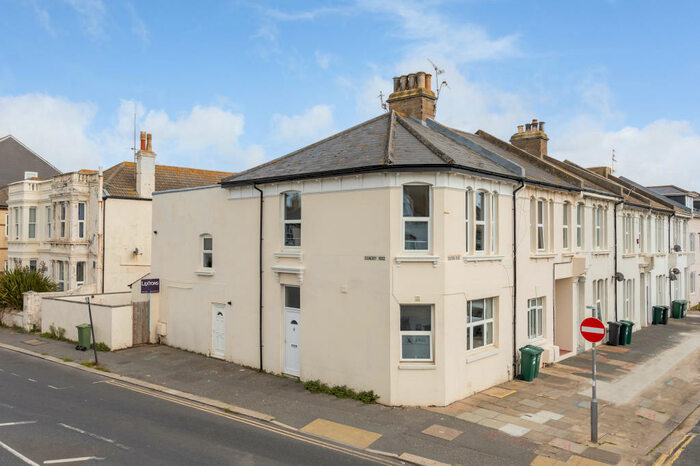 1 Bedroom End Of Terrace House To Rent In Boundary Road, Hove, BN3