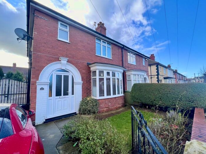 3 Bedroom Semi-Detached House To Rent In Gloucester Avenue, Grimsby, DN34