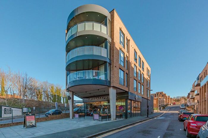 1 Bedroom Apartment To Rent In Station Approach Road, Coulsdon, Surrey, CR5