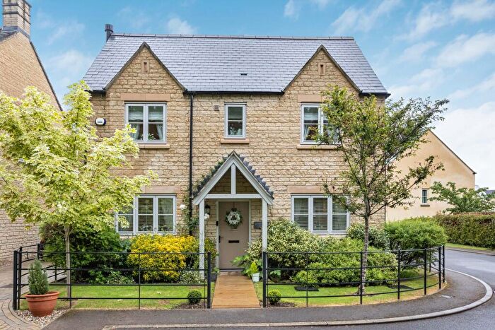 4 Bedroom Detached House For Sale In Radways Close, Fairford, Gloucestershire, GL7