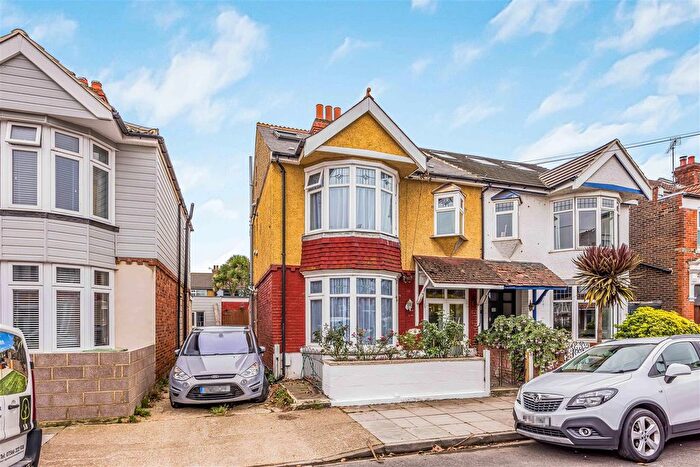 5 Bedroom Semi-Detached House For Sale In Thurbern Road, Portsmouth, PO2