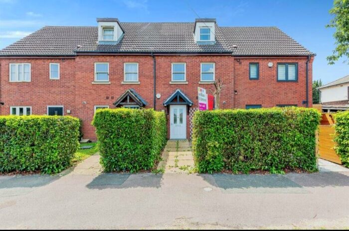 3 Bedroom House To Rent In Irthlingborough Road, Wellingborough, NN8