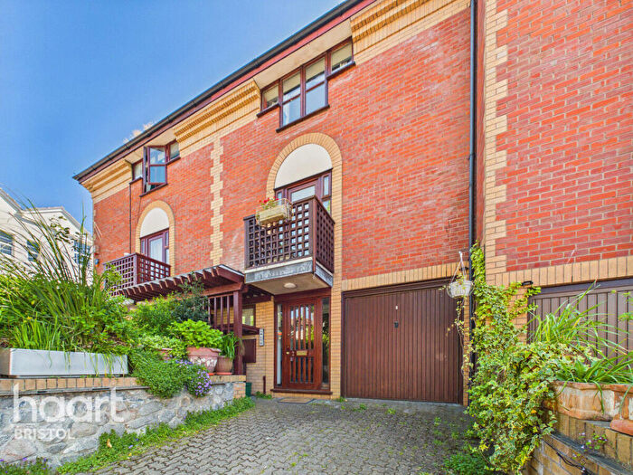 4 Bedroom Town House For Sale In St Michaels Hill, Bristol, BS2