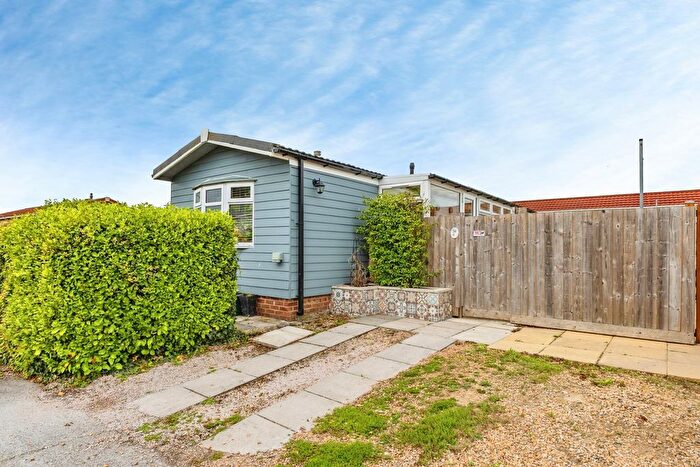 2 Bedroom Property For Sale In Deer Park Homes Village, Stoke Fleming, Dartmouth, Devon, TQ6