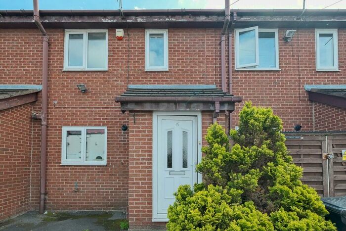3 Bedroom Terraced House To Rent In Albion Street, Westhoughton, Bolton, BL5