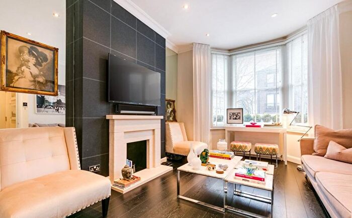 2 Bedroom Maisonette To Rent In Damer Terrace, SW10