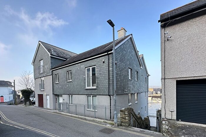 2 Bedroom Flat For Sale In Smithick Hill, Falmouth, TR11