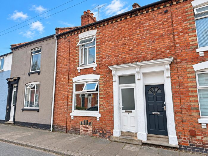 3 Bedroom Terraced House For Sale In Louise Road, The Mounts, Northampton, NN1
