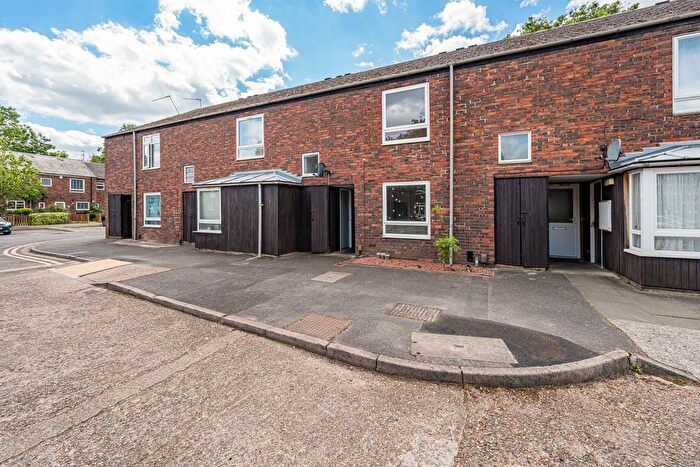 1 Bedroom Flat For Sale In Hatton Grove, West Drayton, UB7