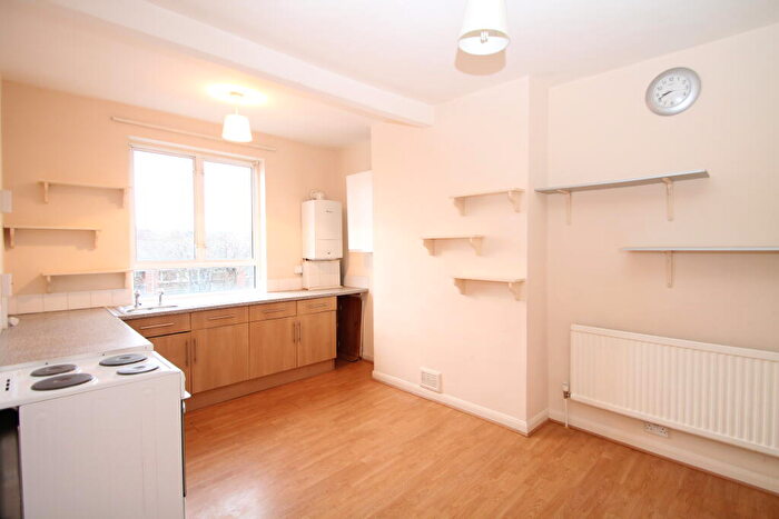 1 Bedroom Flat To Rent In Maple Road, SE20