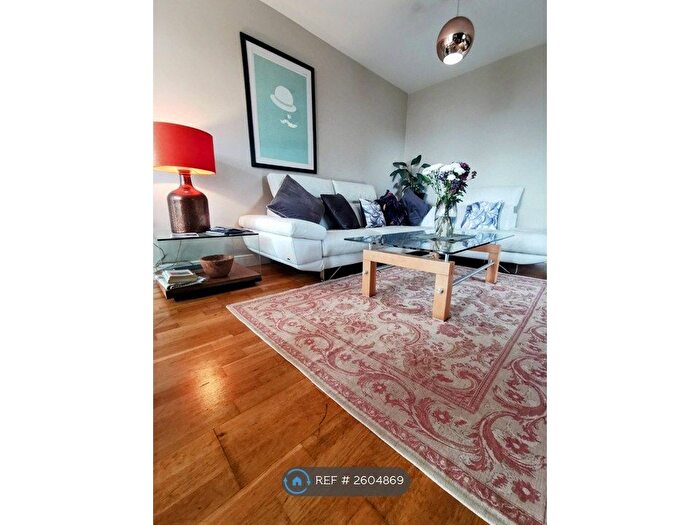 2 Bedroom Flat To Rent In Altolusso, Cardiff, CF10