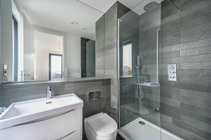 3 Bedroom Flat To Rent In The Vale, Acton, London, W3