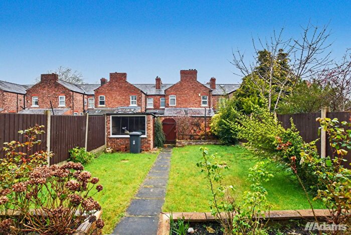 3 Bedroom Semi-Detached House For Sale In Worsley Road, Walton, Warrington, WA4