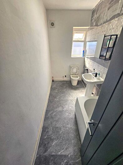 2 Bedroom Block Of Apartments For Sale In Stockport Road West, Bredbury, Stockport, SK6
