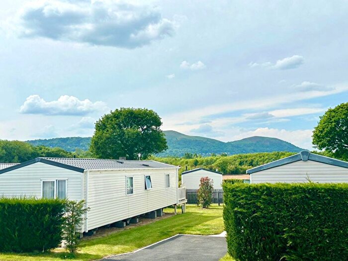 2 Bedroom Mobile/park Home For Sale In Oakmere Park, Hanley Swan, Worcester, WR8