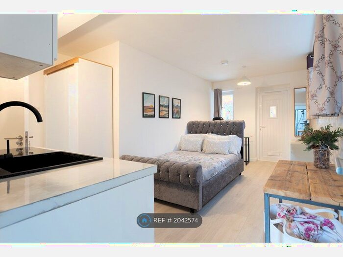 Studio To Rent In Milton Road, Cambridge, CB4