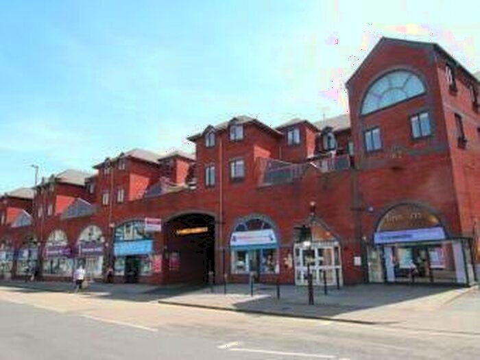 2 Bedroom Flat To Rent In High Street, Harborne, Birmingham, B17