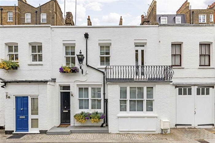 2 Bedroom Property To Rent In Gloucester Place Mews, Marylebone, W1U