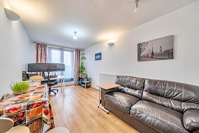 2 Bedroom Flat For Sale In Yeoman Court, North Harrow, Greater London, HA2