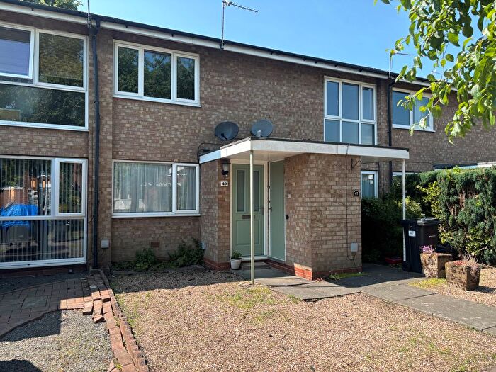 2 Bedroom Maisonette To Rent In Redwood Croft, Birmingham, B14