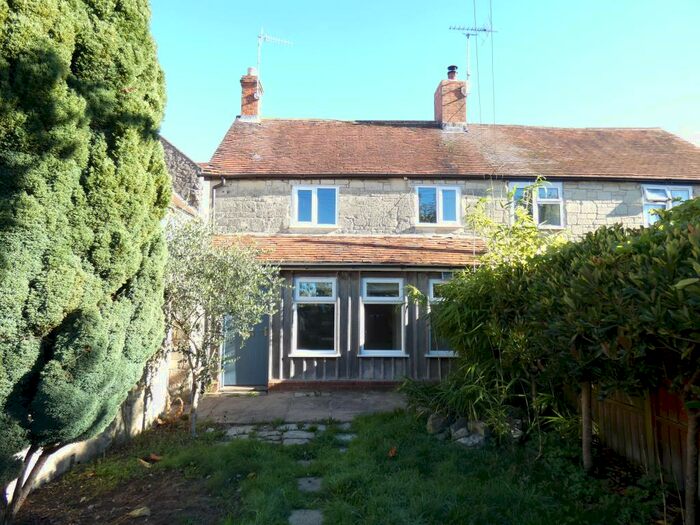 2 Bedroom House To Rent In Lilac Cottage, The Quarry, Tisbury, SP3