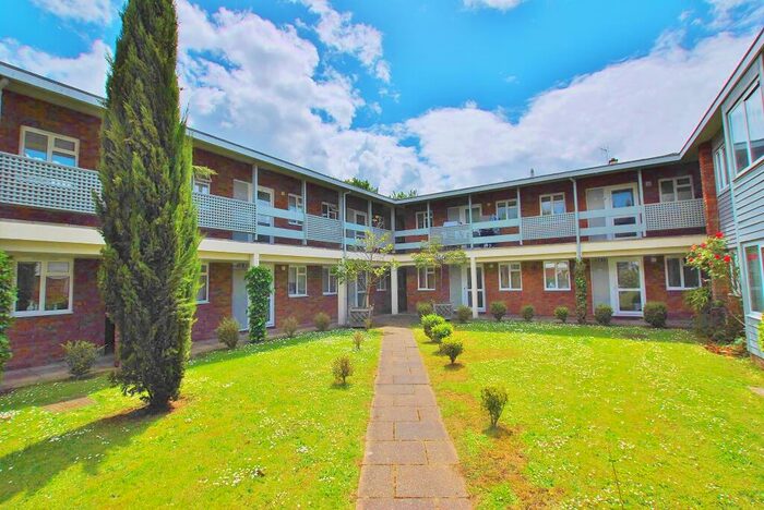 1 Bedroom Apartment To Rent In Mathon Court, Cross Lanes, Guildford, Surrey, GU1