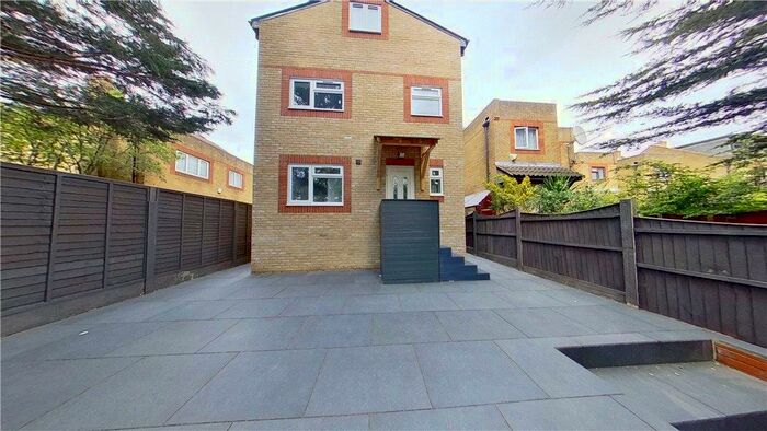 5 Bedroom Detached House To Rent In Tollgate Road, Beckton, London, E6
